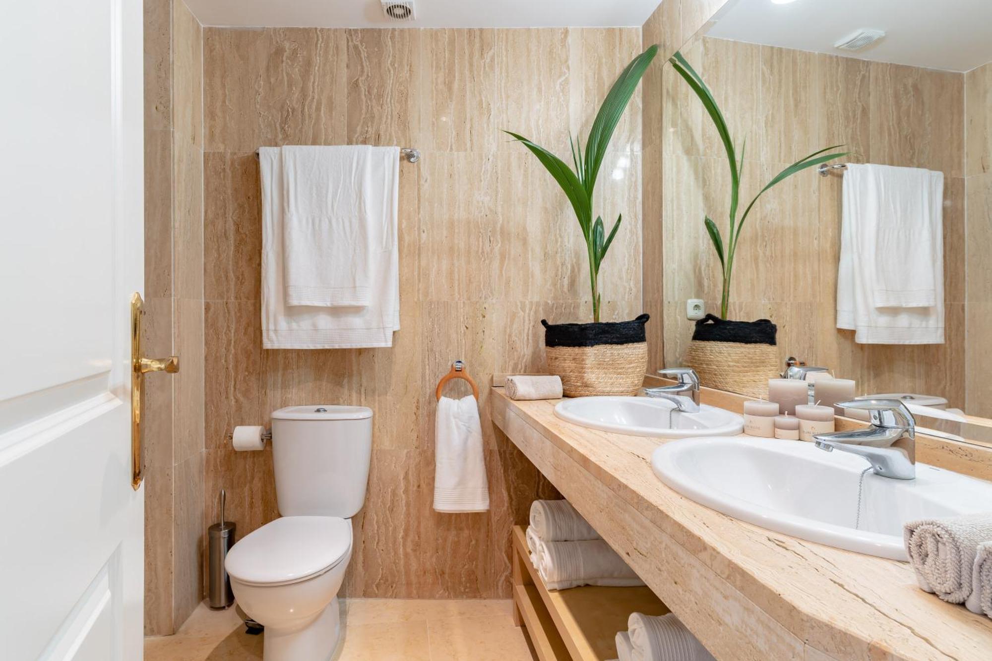 Apartamento Elviria Met Zeezicht
